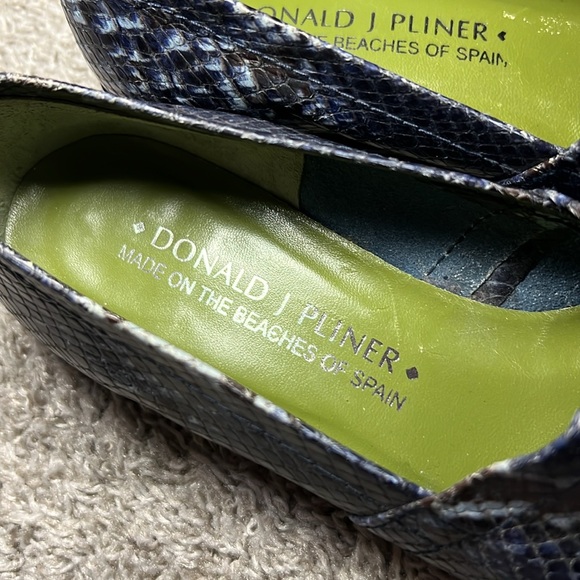 Women’s Donald J Pliner‎ brown leather loafers Snakeskin 5.5 51/2 Flats Comfy - Picture 3 of 16